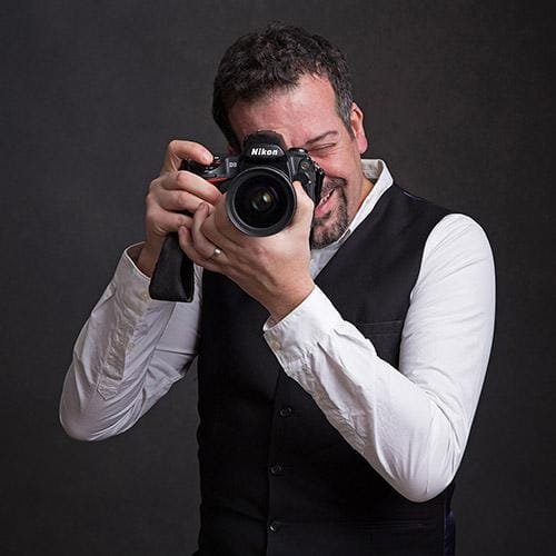 documentary wedding photographer